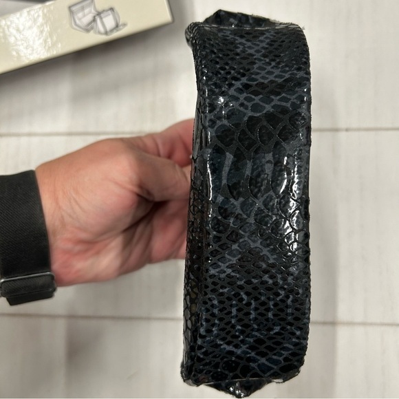 Kenneth Cole Genuine Leather Framed Crossbody Black Python EUC Drop-nChain Strap - Picture 6 of 11